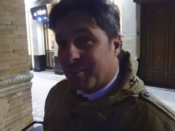 Fran Rivera atendiendo a la prensa