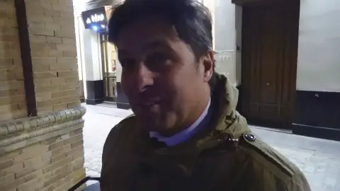 Fran Rivera atendiendo a la prensa Fran Rivera atendiendo a la prensa