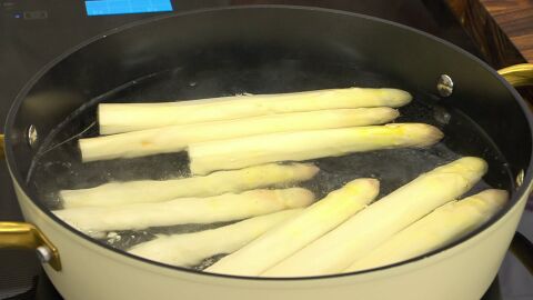 Sazona y cuécelos durante 10-12 minutos