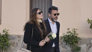 Sara Carbonero da el último adiós a su madre, Goyi Arévalo: su pareja, José Luis Cabrera, un gran apoyo en el funeral Sara Carbonero da el último adiós a su madre, Goyi Arévalo: su pareja, José Luis Cabrera, un gran apoyo en el funeral