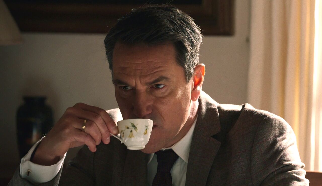 Beatriz seduce a Gabriel