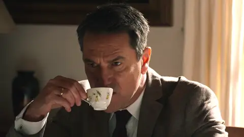 Beatriz seduce a Gabriel Beatriz seduce a Gabriel