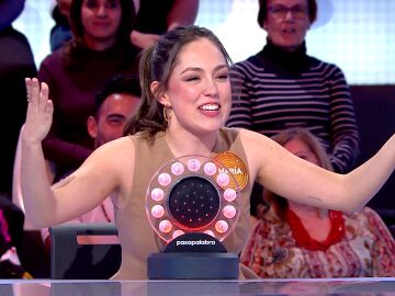 &ldquo;&iexcl;Esc&aacute;ndalo!&rdquo;: El ins&oacute;lito motivo por el que Mar&iacute;a Parrado empieza a piropear a An&iacute;bal G&oacute;mez en Pasapalabra