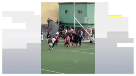El v&iacute;deo de la pelea en un partido de f&uacute;tbol regional 
