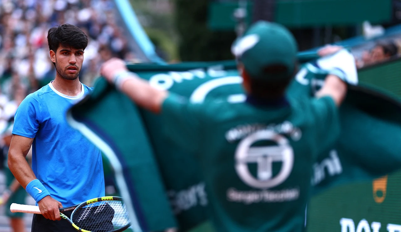 Carlos Alcaraz, en la final de Montecarlo ante Jannik Sinner