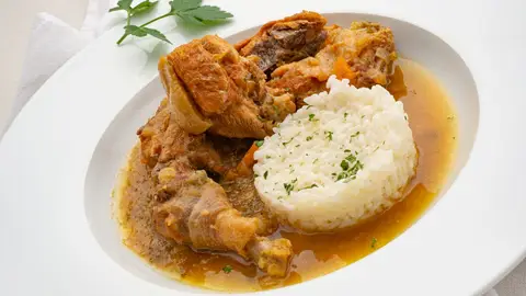 Gallina en pepitoria con arroz blanco, de Arguiñano: saciedad, energía y bienestar al mismo tiempo Gallina en pepitoria con arroz blanco, de Arguiñano: saciedad, energía y bienestar al mismo tiempo