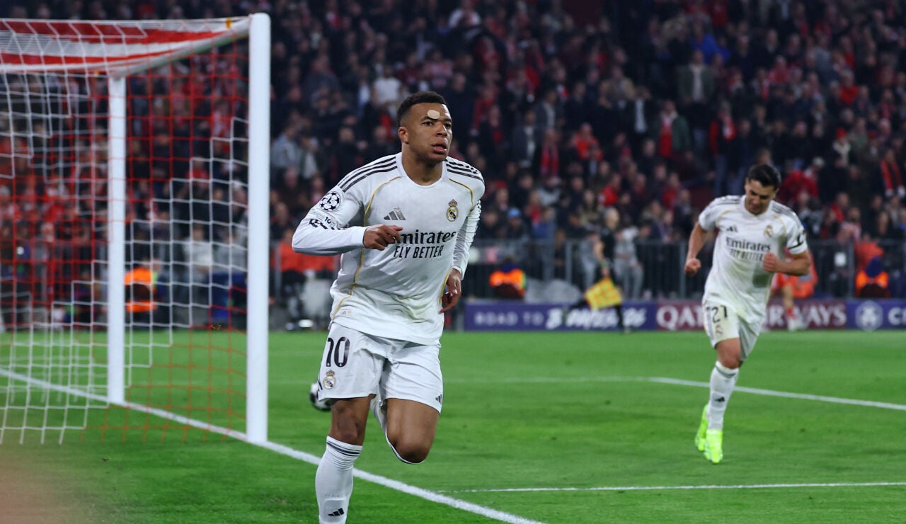 Mbapp&eacute; celebra su gol en el Allianz Arena