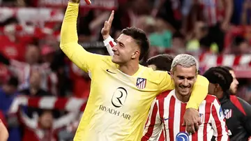 Juan Musso y Antoine Griezmann celebra el pase a semifinales de la Champions Juan Musso y Antoine Griezmann celebra el pase a semifinales de la Champions