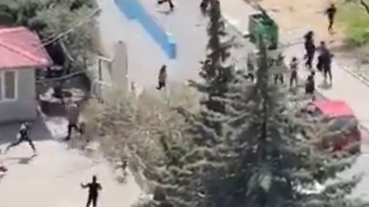 Al menos nueve muertos en un tiroteo en un colegio de Turquía: el atacante es un alumno de 16 años