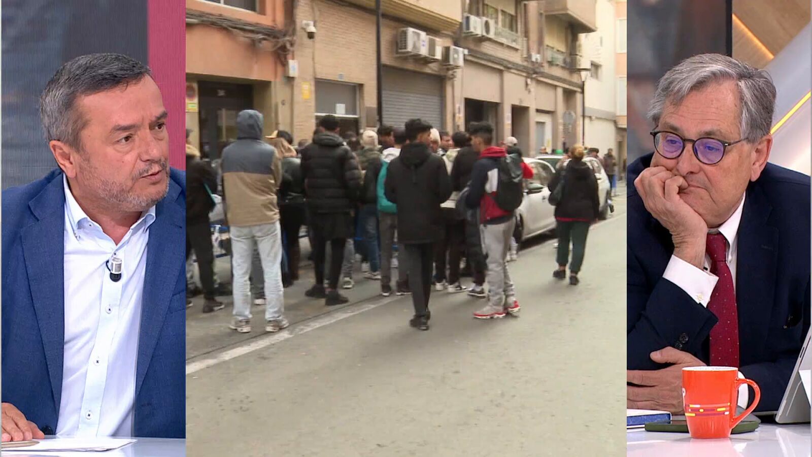 Rifirrafe entre Chema Crespo y Paco Marhuenda por la regularización de inmigrantes: 