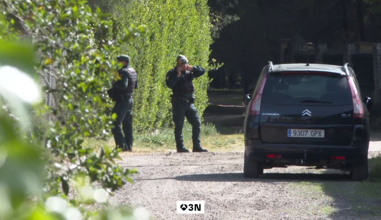 La Guardia Civil concluye tras 15 horas el registro en la casa del sospechoso del asesinato de Esther L&oacute;pez