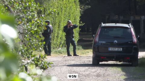 La Guardia Civil concluye tras 15 horas el registro en la casa del sospechoso del asesinato de Esther L&oacute;pez