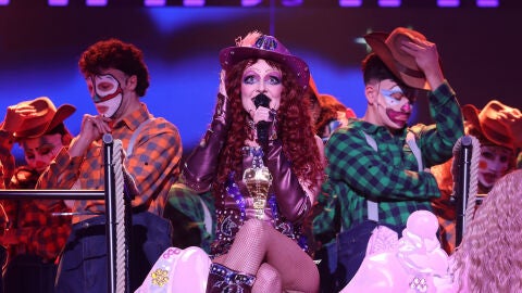 &iexcl;Puro show! Cristina Casta&ntilde;o lo da todo como Chappell Roan con &lsquo;Pink Pony Club&rsquo; 