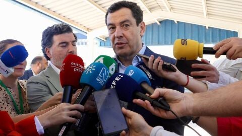 Moreno saluda el pacto PP-Vox en Extremadura pero remarca que quiere "gobernar en solitario" y evitar una coalici&oacute;n