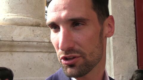 Sergio Rico con la prensa