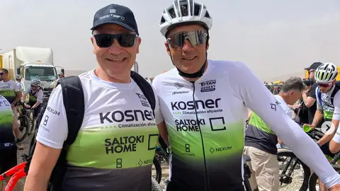 August Pascual junto a Miguel Induráin en su vigésima Titan Desert en 2024 August Pascual junto a Miguel Induráin en su vigésima Titan Desert en 2024