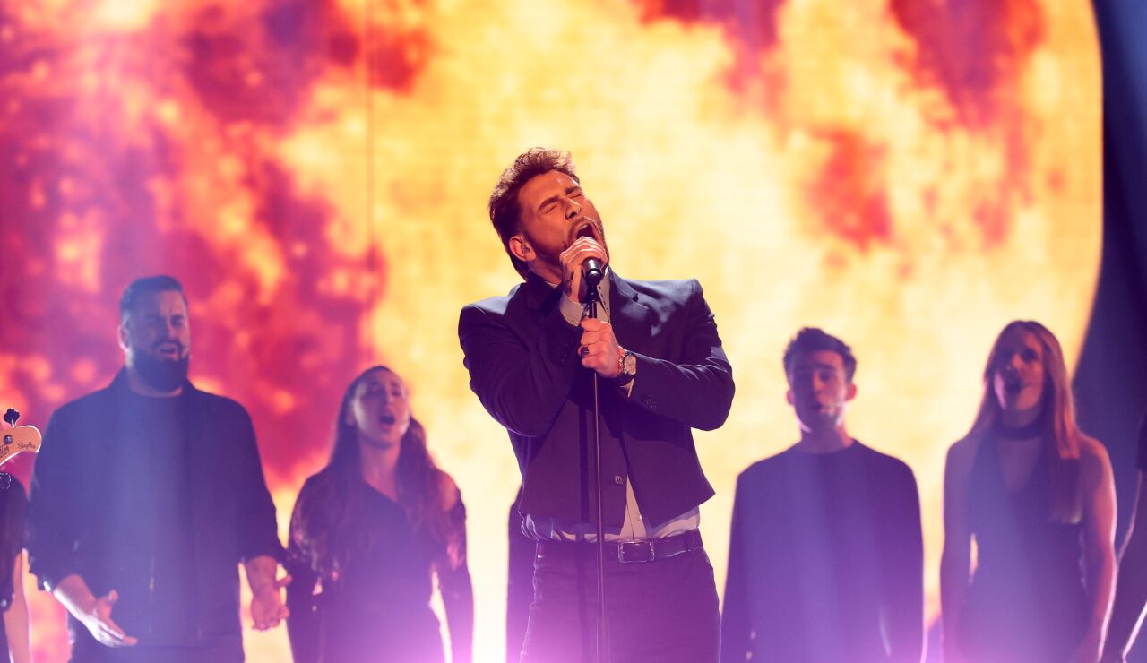 &iexcl;M&aacute;gico! J Kbello brilla como Alex Warren y su &lsquo;Ordinary&rsquo; 