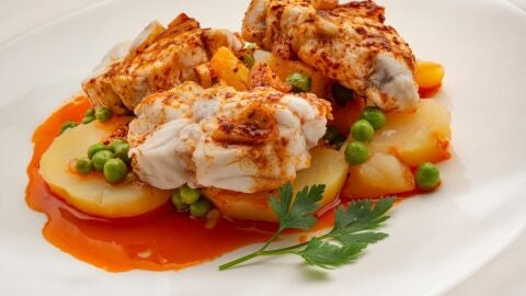 Receta de rape a la gallega con guisantes, de Karlos Argui&ntilde;ano: un plato rico, equilibrado y saludable