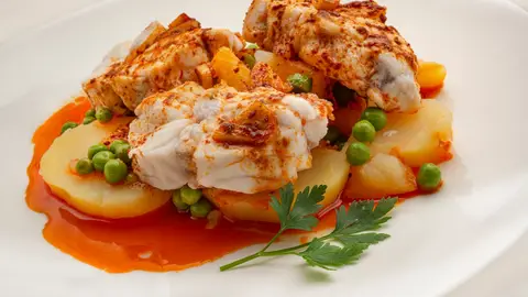 Receta de rape a la gallega con guisantes, de Karlos Arguiñano: un plato rico, equilibrado y saludable Receta de rape a la gallega con guisantes, de Karlos Arguiñano: un plato rico, equilibrado y saludable