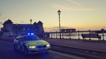 Imagen de archivo de un coche de polic&iacute;a de Wales del Sur.