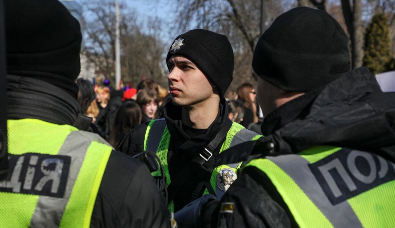  Al menos seis muertos en un ataque a tiros en un supermercado de Kiev (Ucrania)