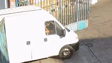 Cae una banda que robaba en empresas de Cataluña para comprar casas y coches de lujo en el extranjero Cae una banda que robaba en empresas de Cataluña para comprar casas y coches de lujo en el extranjero