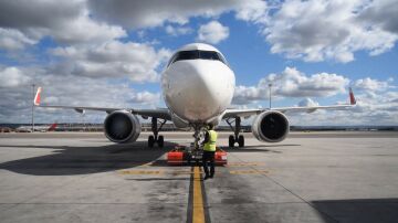 Las aerol&iacute;neas advierten de posibles cancelaciones en mayo por falta de combustible