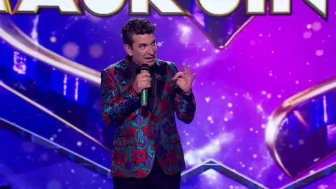 Arturo Valls alucina al ver a Martina Navratilova: "El mejor desenmascaramiento de la historia de Mask Singer" Arturo Valls alucina al ver a Martina Navratilova: "El mejor desenmascaramiento de la historia de Mask Singer"