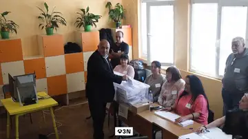 Bulgaria celebra sus octavas elecciones en cinco años con Radev como favorito Bulgaria celebra sus octavas elecciones en cinco años con Radev como favorito