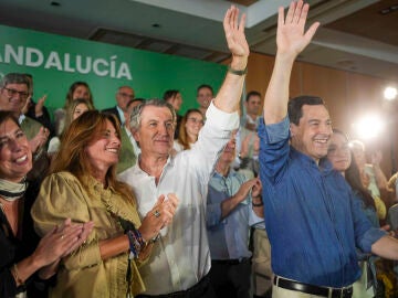 El presidente del Partido Popular, Alberto N&uacute;&ntilde;ez Feij&oacute;o, y el presidente de la Junta de Andaluc&iacute;a, Juanma Moreno, participan en la clausura de las jornadas intermunicipales del PP en Andaluc&iacute;a 