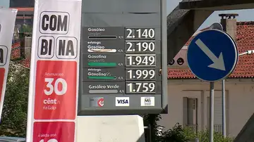 Portugal llena el depósito en España: hasta 30 euros de ahorro en apenas tres minutos de frontera Portugal llena el depósito en España: hasta 30 euros de ahorro en apenas tres minutos de frontera