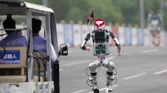 Los robos se imponen a los humanos en Pekín Los robos se imponen a los humanos en Pekín