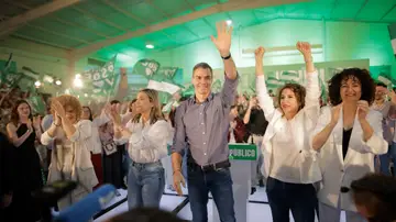 El secretario general del PSOE y presidente del Gobierno, Pedro Sánchez, y la vicesecretaria general del PSOE, secretaria general del PSOE-A y candidata a la Presidencia de la Junta de Andalucía, María Jesús Montero El secretario general del PSOE y presidente del Gobierno, Pedro Sánchez, y la vicesecretaria general del PSOE, secretaria general del PSOE-A y candidata a la Presidencia de la Junta de Andalucía, María Jesús Montero