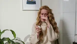 Mujer con alergia