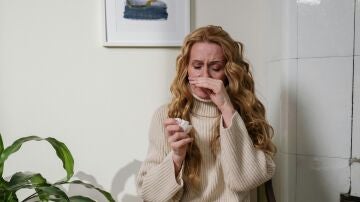Mujer con alergia