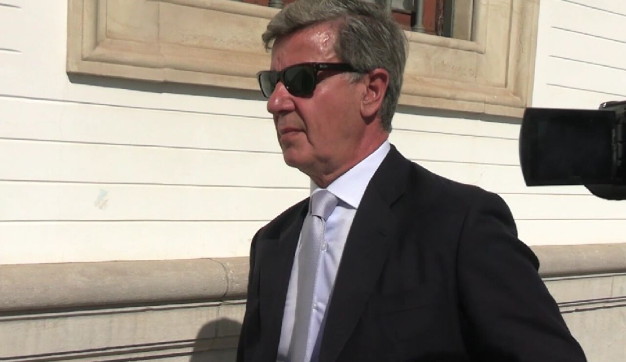 Cayetano Mart&iacute;nez de Irujo ante las c&aacute;maras