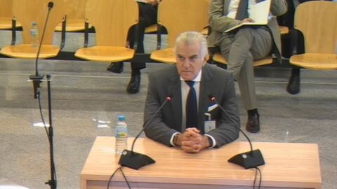 Luis B&aacute;rcenas