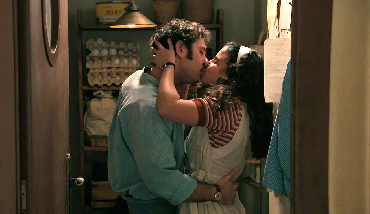 "Te estás haciendo la fuerte, pero tienes ganas de besarme": Mabel no puede más y besa por fin a Salva