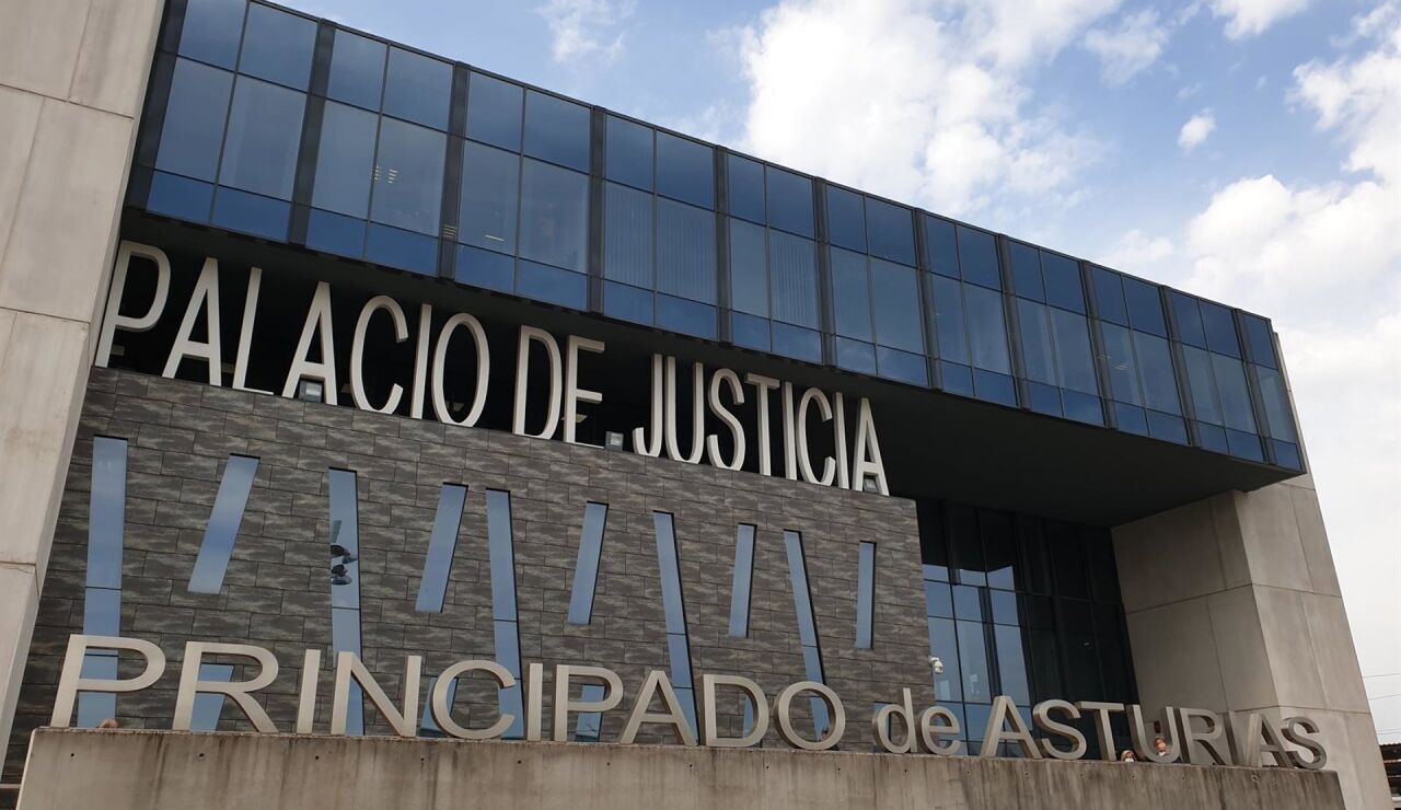 Piden prisi&oacute;n para un matrimonio por pegar, dar ba&ntilde;os de agua fr&iacute;a y dejar sin comer a su hijo en Gij&oacute;n