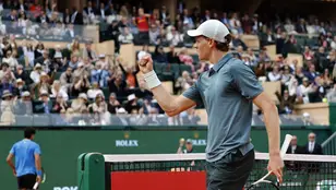 Jannik Sinner celebra un punto en la final de Montecarlo ante Alcaraz