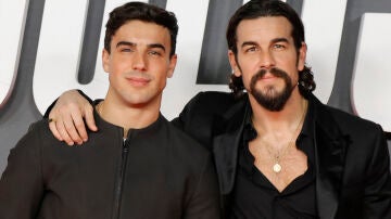 &Oacute;scar y Mario Casas en la presentaci&oacute;n de la pel&iacute;cula &Iacute;dolos