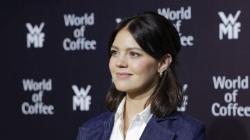 Isabelle Junot posando para la prensa