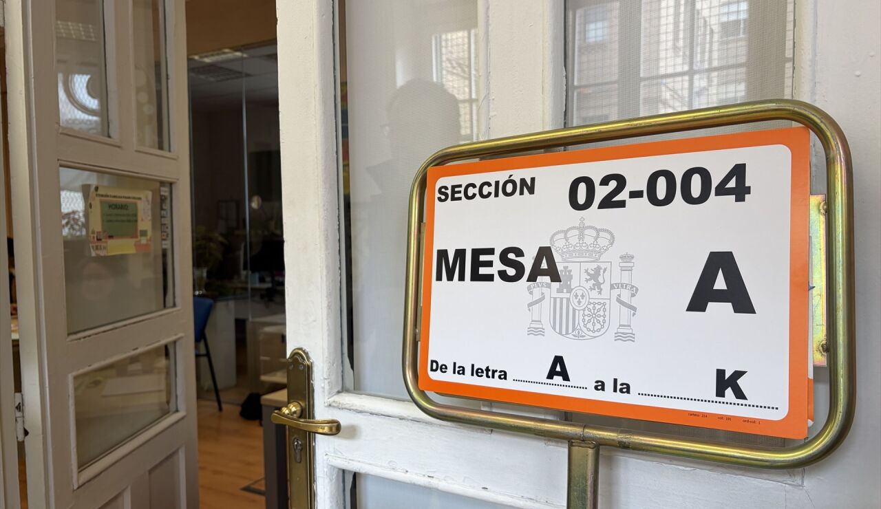 Mesa electoral, elecciones. Foto de archivo