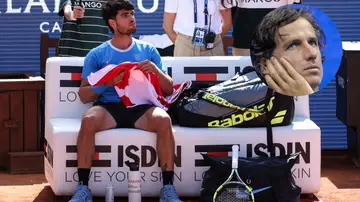 Carlos Alcaraz, en su partido ante Otto Virtanen en el Godó Carlos Alcaraz, en su partido ante Otto Virtanen en el Godó