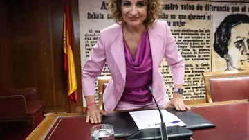 Montero defiende la "legalidad" de los préstamos a Air Europa y Plus Ultra "avalados" por la Justicia Montero defiende la "legalidad" de los préstamos a Air Europa y Plus Ultra "avalados" por la Justicia