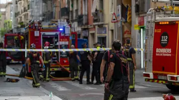 Imagen de varios efectivos de bomberos, en una foto de archivo Imagen de varios efectivos de bomberos, en una foto de archivo