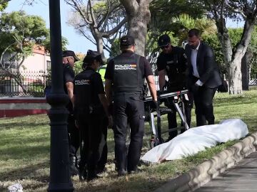 El v&iacute;deo del levantamiento del cad&aacute;ver en un parque de Telde
