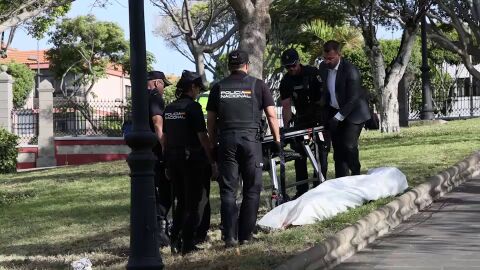 El v&iacute;deo del levantamiento del cad&aacute;ver en un parque de Telde