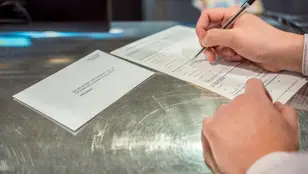 Voto por correo de las Elecciones de Andalucía 2026: qué es la documentación electoral y qué contiene