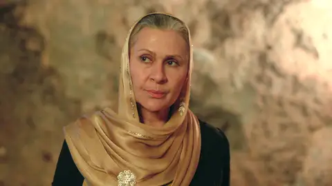 “Que no salga vivo del hospital”: el plan de Sadakat puede desatar la guerra esta noche en En tierra lejana “Que no salga vivo del hospital”: el plan de Sadakat puede desatar la guerra esta noche en En tierra lejana